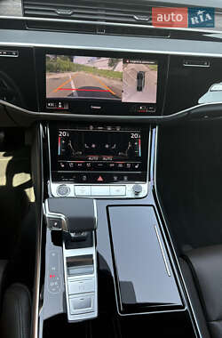 Седан Audi A8 2022 в 