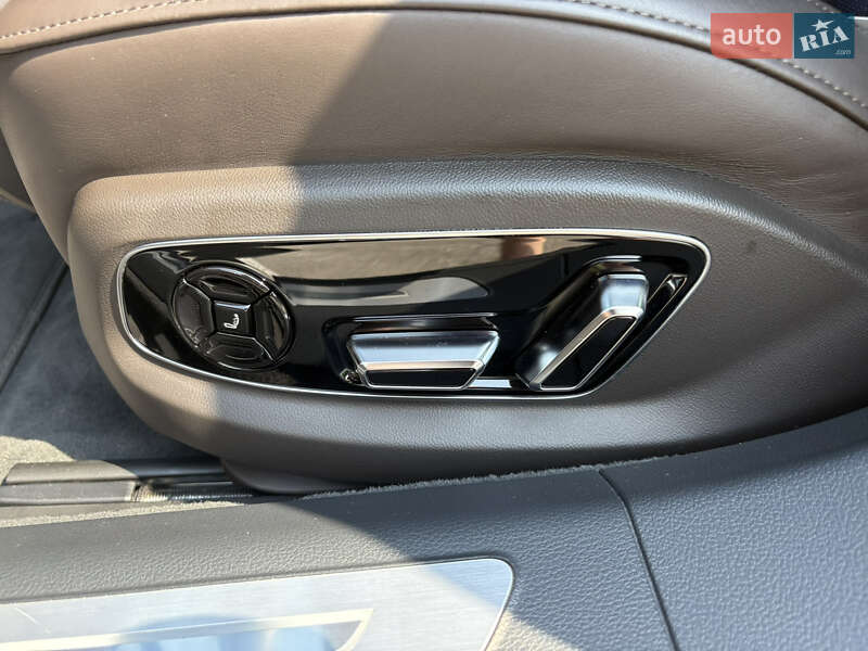 Седан Audi A8 2022 в Киеве