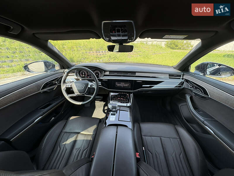 Седан Audi A8 2022 в Киеве