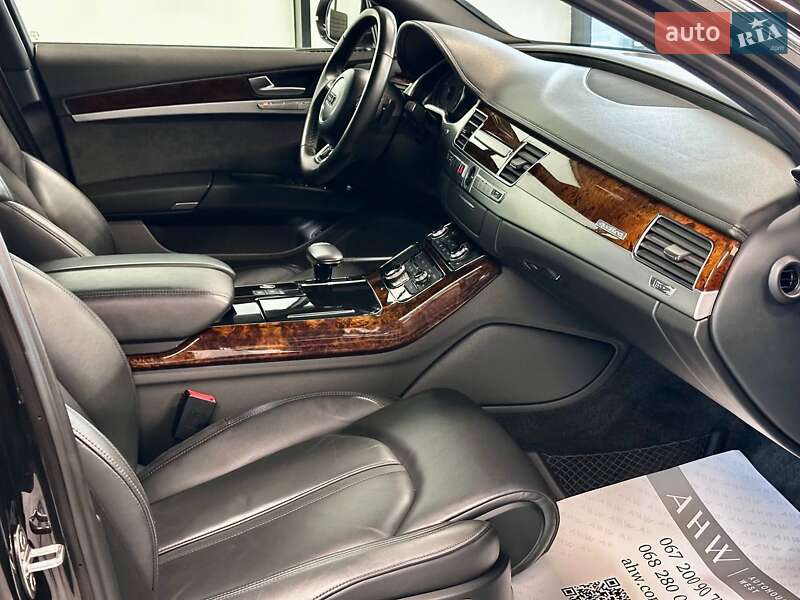 Седан Audi A8 2013 в Львові