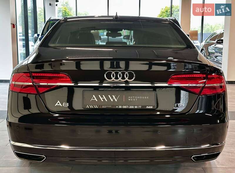 Седан Audi A8 2013 в Львові