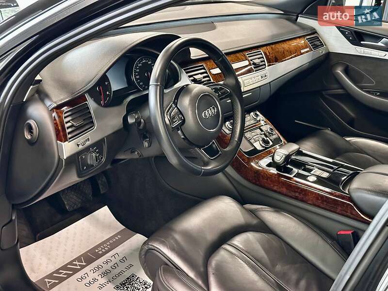 Седан Audi A8 2013 в Львові