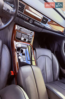 Седан Audi A8 2013 в 