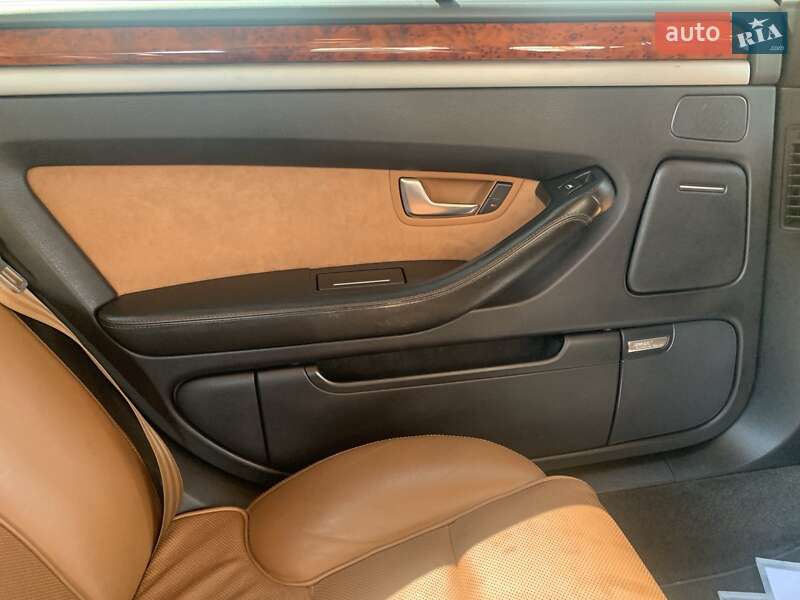 Седан Audi A8 2006 в Вышкове