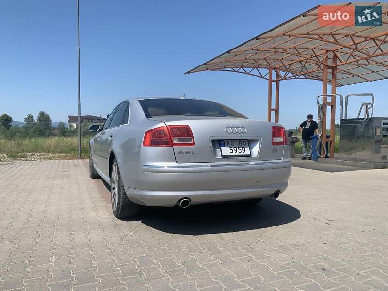 Седан Audi A8 2006 в Вышкове