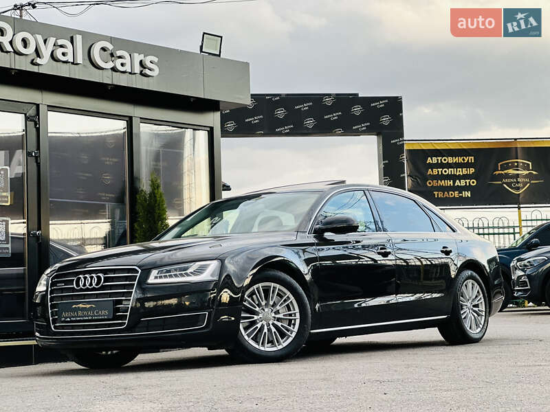Седан Audi A8 2017 в 