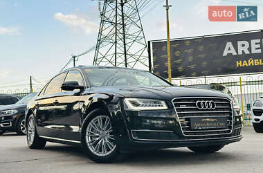Седан Audi A8 2017 в 
