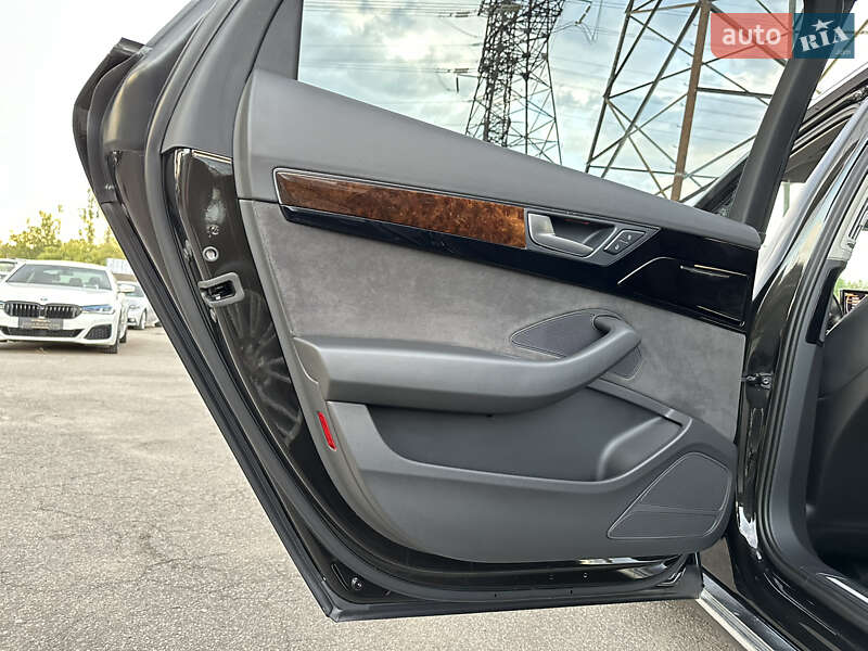 Седан Audi A8 2017 в Харькове