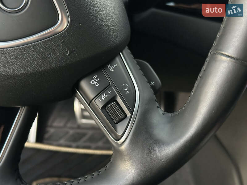 Седан Audi A8 2017 в Харькове