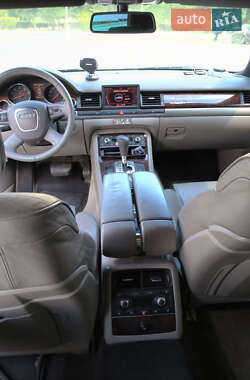 Седан Audi A8 2006 в 