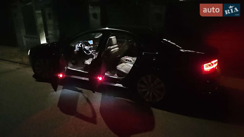 Седан Audi A8 2013 в Борисполе