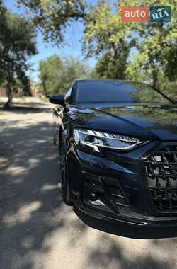 Седан Audi A8 2023 в 