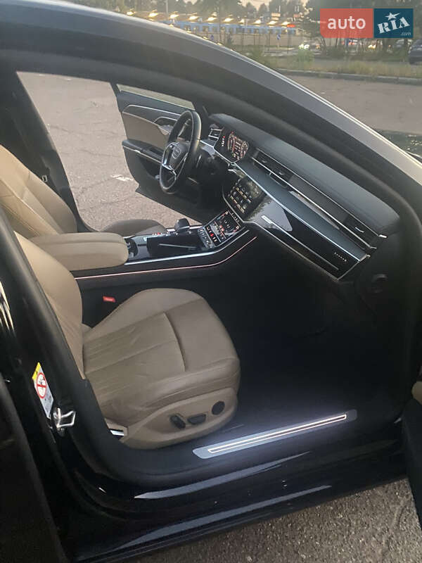 Седан Audi A8 2021 в Києві