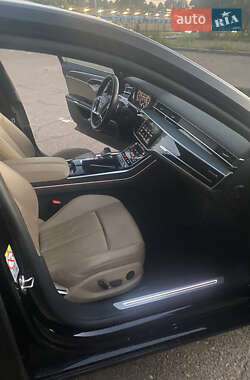 Седан Audi A8 2021 в 