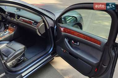 Седан Audi A8 2004 в 