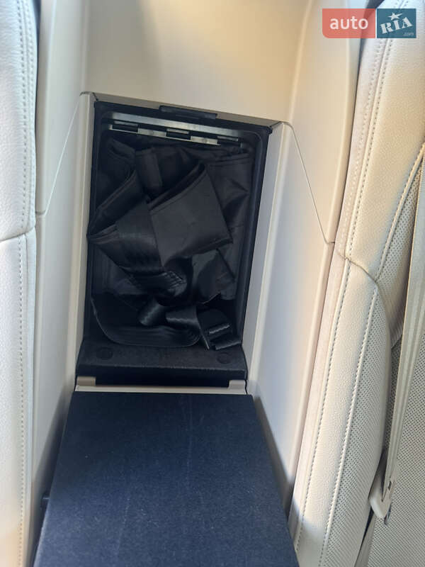 Седан Audi A8 2014 в Львове