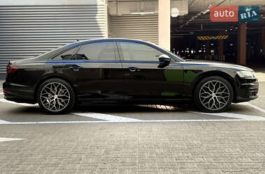 Седан Audi A8 2017 в 