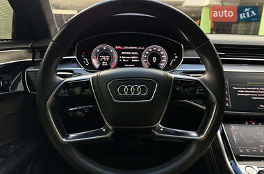 Седан Audi A8 2017 в 