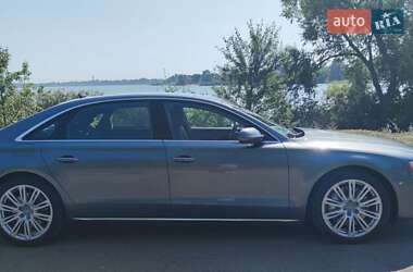 Седан Audi A8 2015 в 