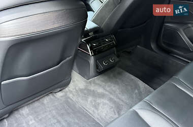 Седан Audi A8 2020 в 