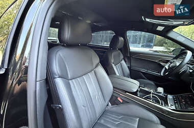 Седан Audi A8 2020 в 