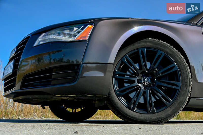 Седан Audi A8 2013 в Бердичеві