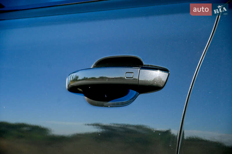 Седан Audi A8 2013 в Бердичеві