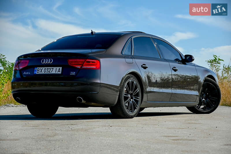 Седан Audi A8 2013 в Бердичеві