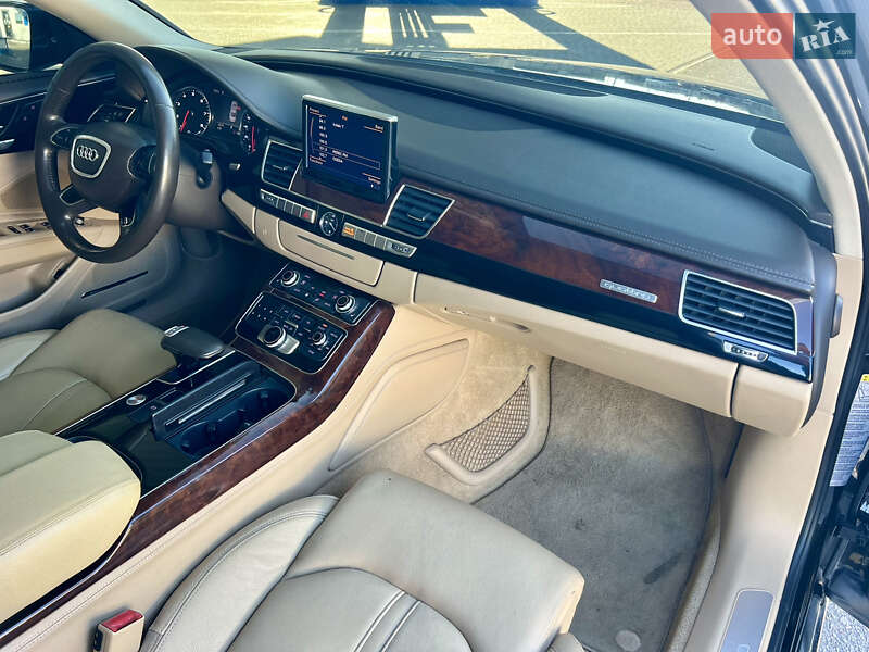 Седан Audi A8 2013 в Запоріжжі