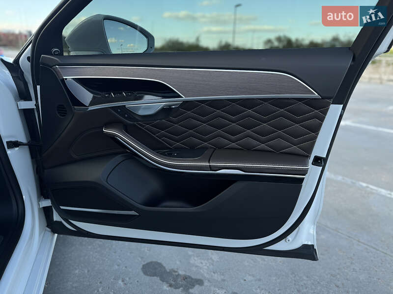 Седан Audi A8 2020 в Києві