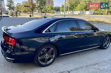 Седан Audi A8 2013 в Черновцах