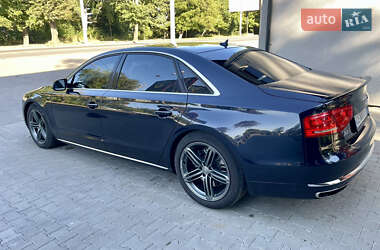 Седан Audi A8 2013 в Черновцах