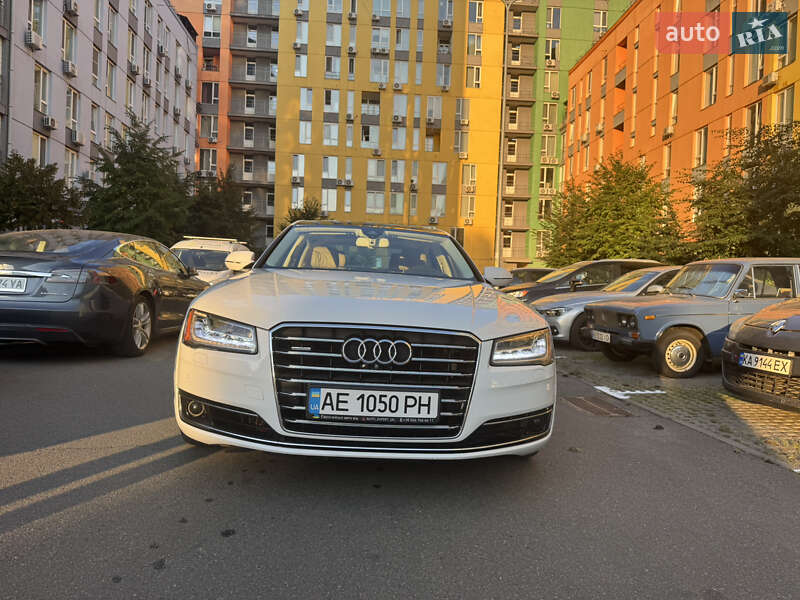 Audi A8 2016