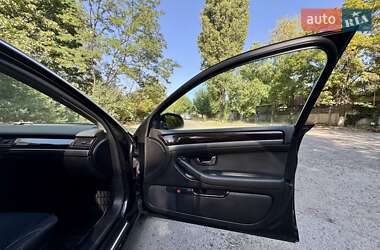 Седан Audi A8 2004 в 