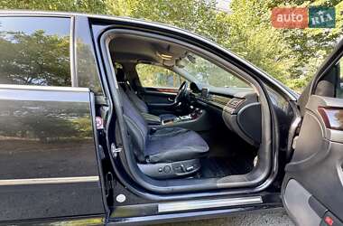 Седан Audi A8 2004 в 