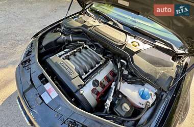 Седан Audi A8 2004 в 