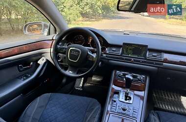 Седан Audi A8 2004 в 