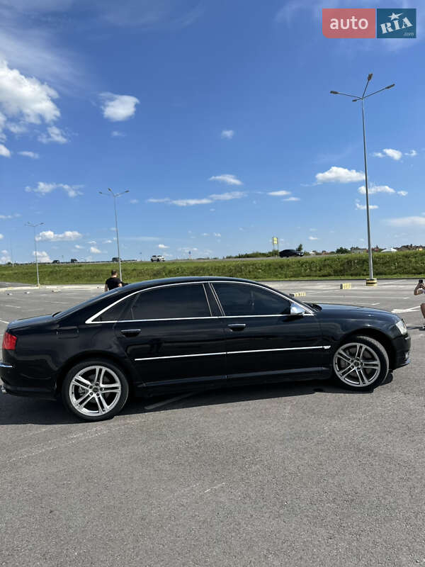 Седан Audi A8 2007 в Львові