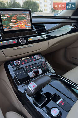 Седан Audi A8 2015 в 