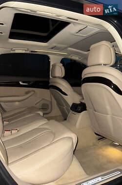 Седан Audi A8 2015 в 