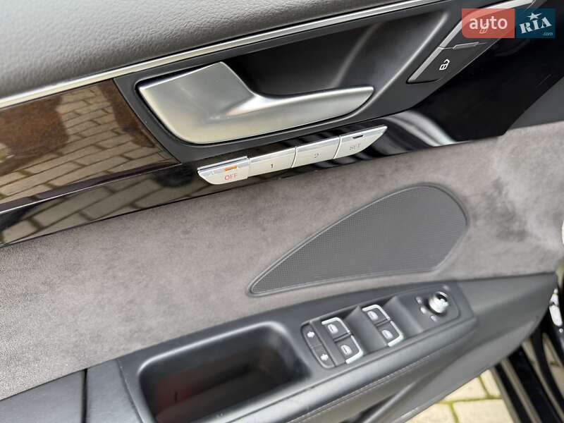 Седан Audi A8 2017 в Вінниці
