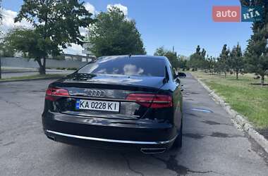 Седан Audi A8 2015 в 