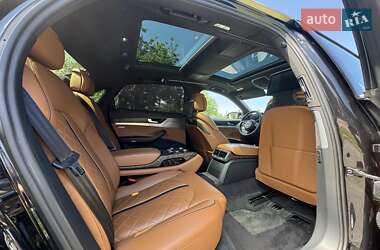 Седан Audi A8 2015 в 