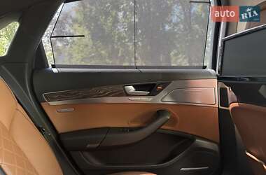 Седан Audi A8 2015 в 