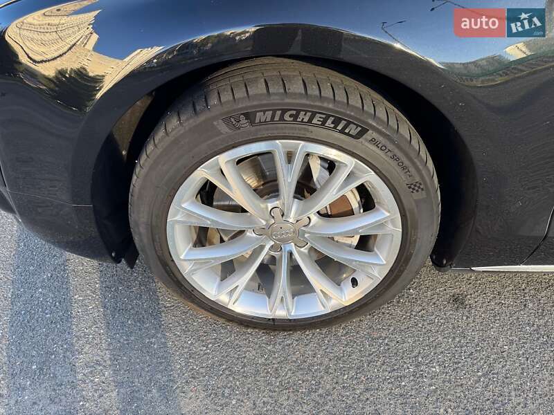 Седан Audi A8 2011 в Киеве