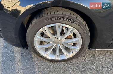 Седан Audi A8 2011 в 