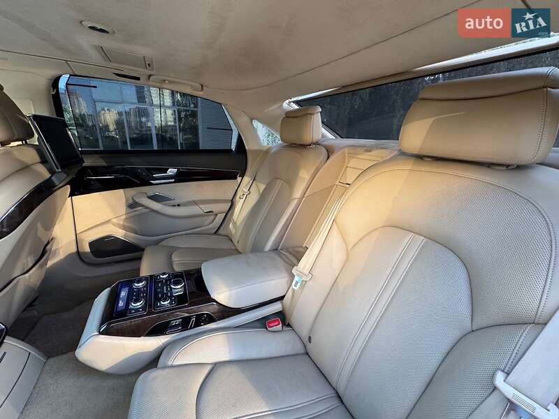 Седан Audi A8 2011 в Киеве
