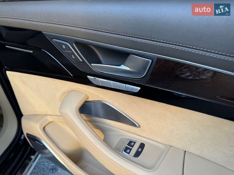 Седан Audi A8 2011 в Киеве