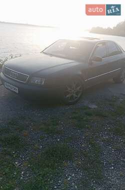 Седан Audi A8 1996 в Бурштыне