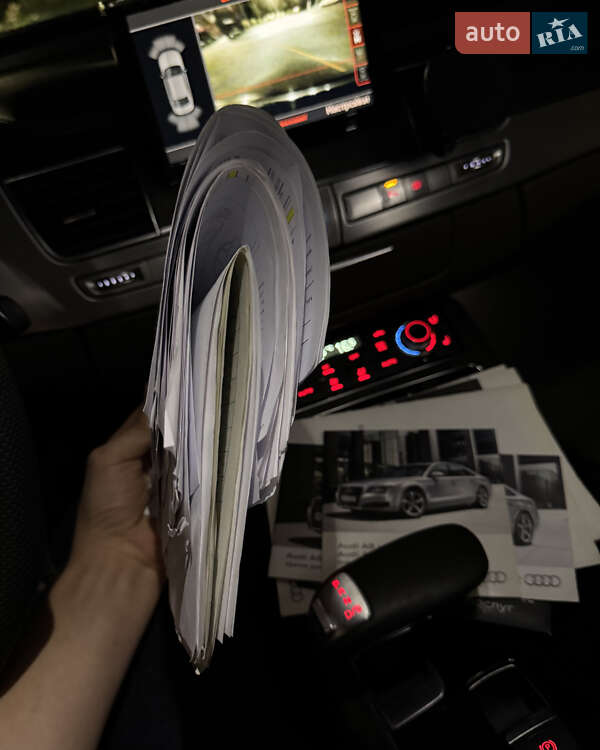 Седан Audi A8 2012 в Києві